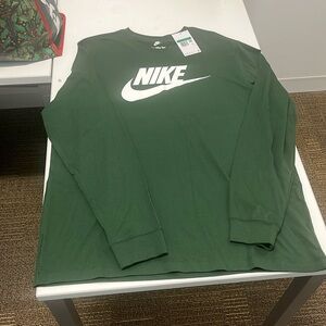 Men’s Long sleeve NikeTee ( XL )